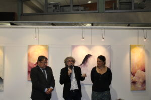 Vernissage exposition peintures acrylique contemporaines de celine leynaud, artiste peintre contemporaine , saint martin de crau, peinture de corps, paysages, figuratives et contemporaine